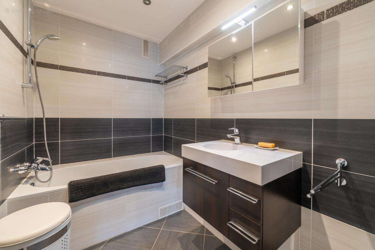 Appartement à VILLE-D'AVRAY