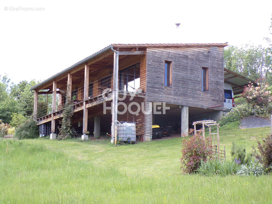 Maison atypique sur 5000 m² de terrain - photo 2