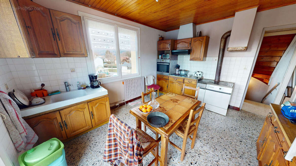 Maison à VIEU-D'IZENAVE