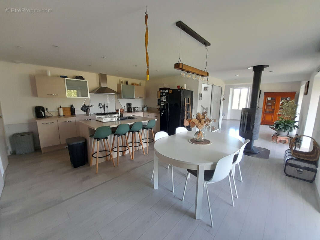 Maison à POUEYFERRE