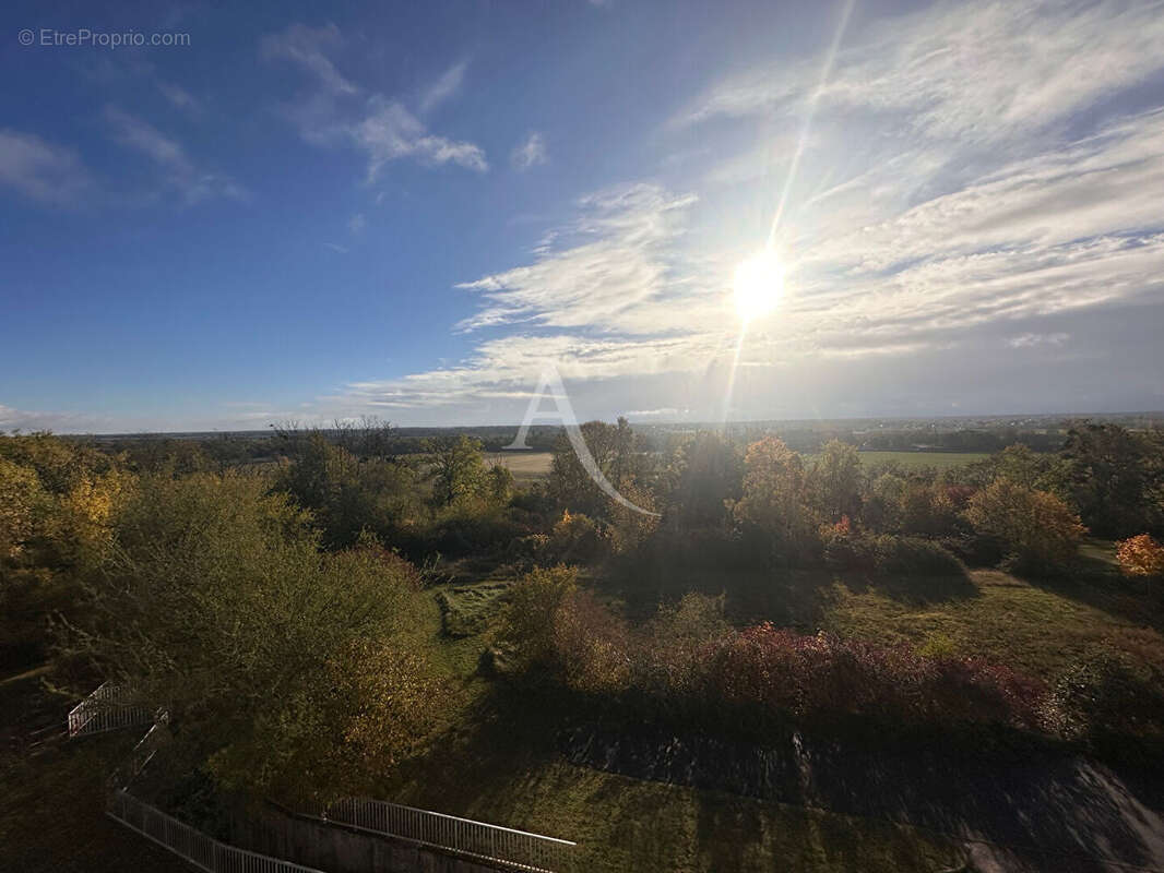 Appartement à LA CHAUSSEE-SAINT-VICTOR