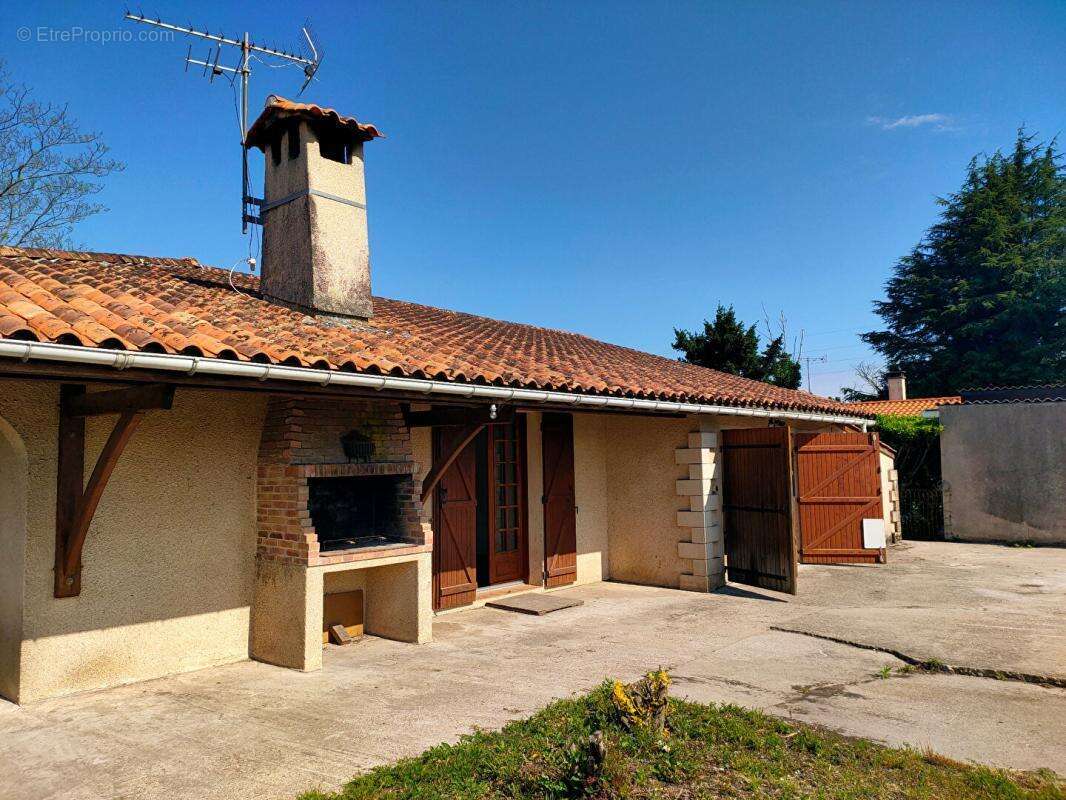 Maison à IZON