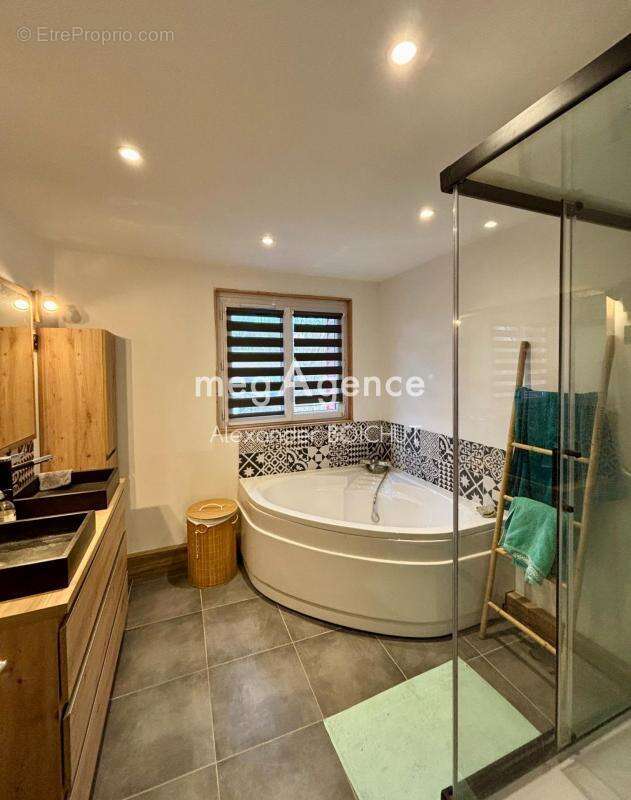 Maison à PEUPLINGUES