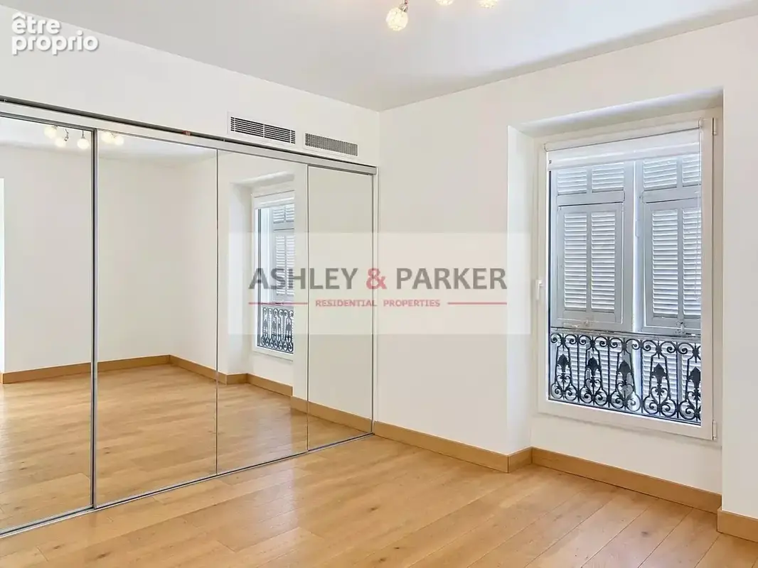 NICE GAIRAUT – VILLA LAETITIA – Appartement 4 pièces de caractère avec volumes, mezzanine, vue verdure et extérieur à aménager - photo 21