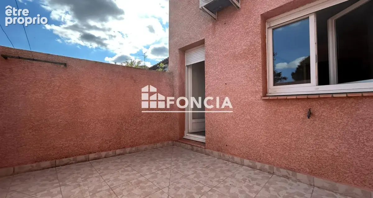 Maison de plain-pied avec garage attenant et deux terrasses - photo 10