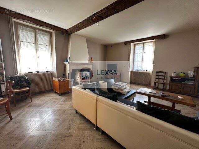 Maison à PRUSLY-SUR-OURCE