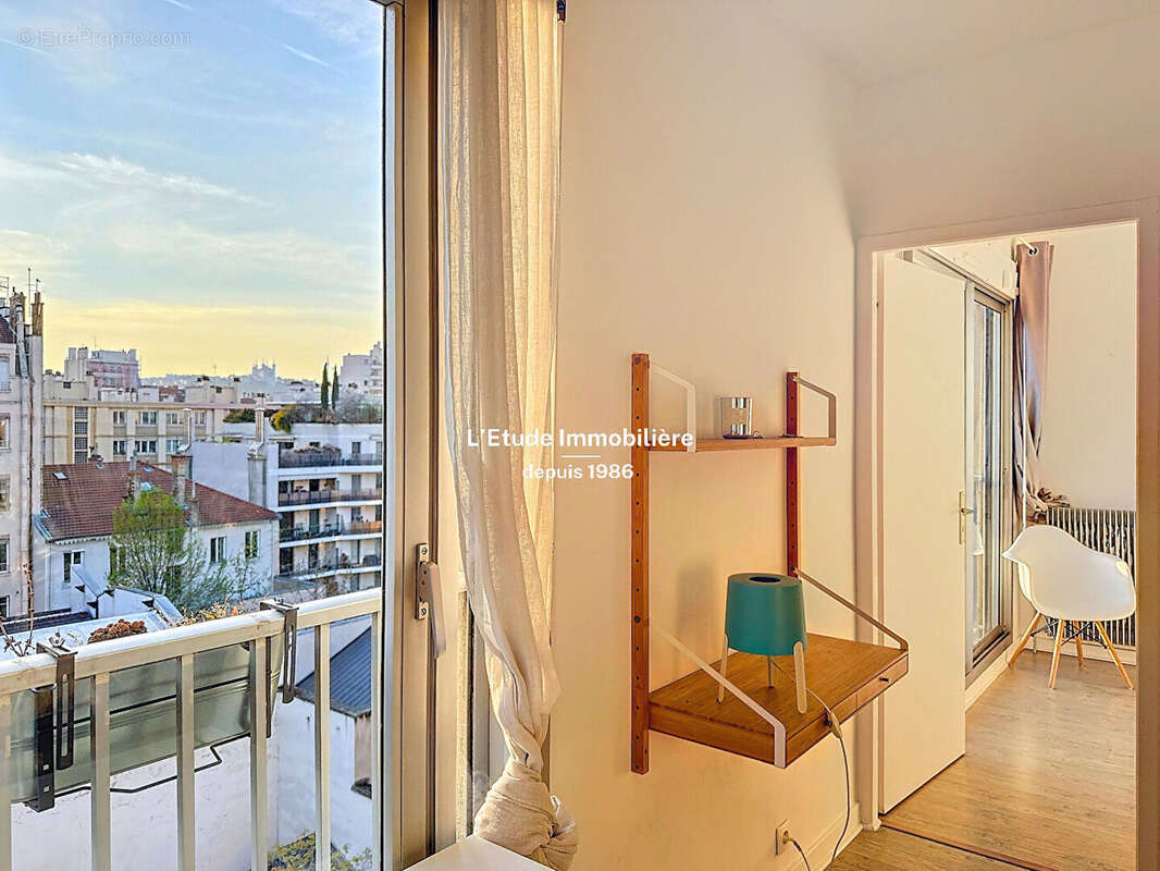 Saxe - t2 40m2 - dernier etage - vue fourviere - photo 5