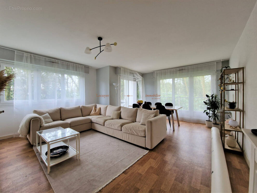Appartement à REZE