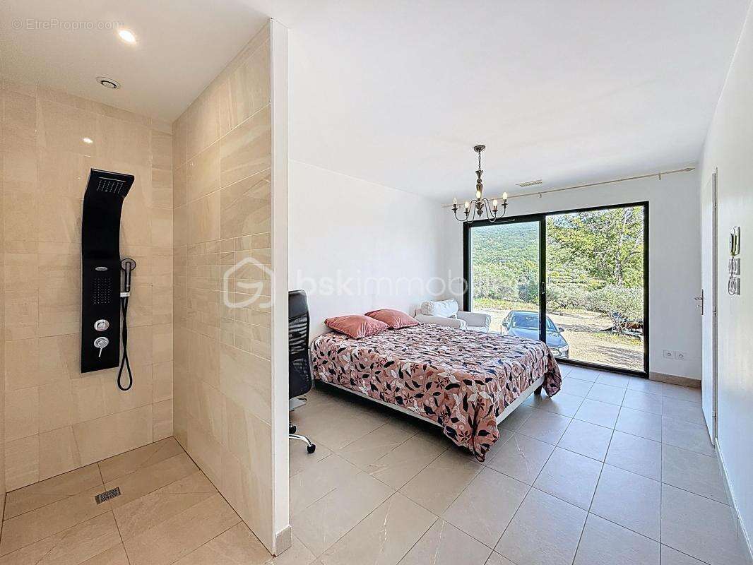 Maison à SAINT-JEAN-DE-LA-BLAQUIERE