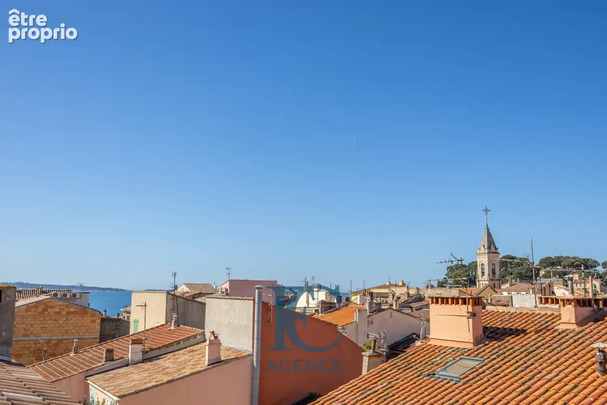 Maison d'architecte de 165 m2 au centre-ville de Sanary-sur-Mer - photo 8