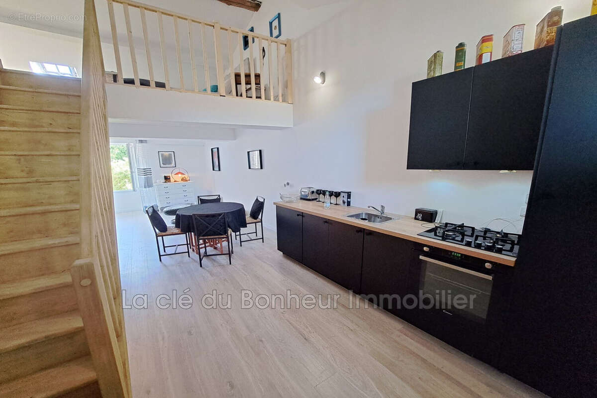 Appartement à MONTAGNAC-MONTPEZAT