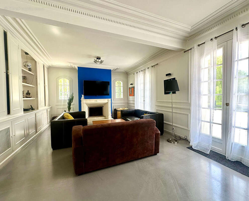 Autre à JOUE-LES-TOURS