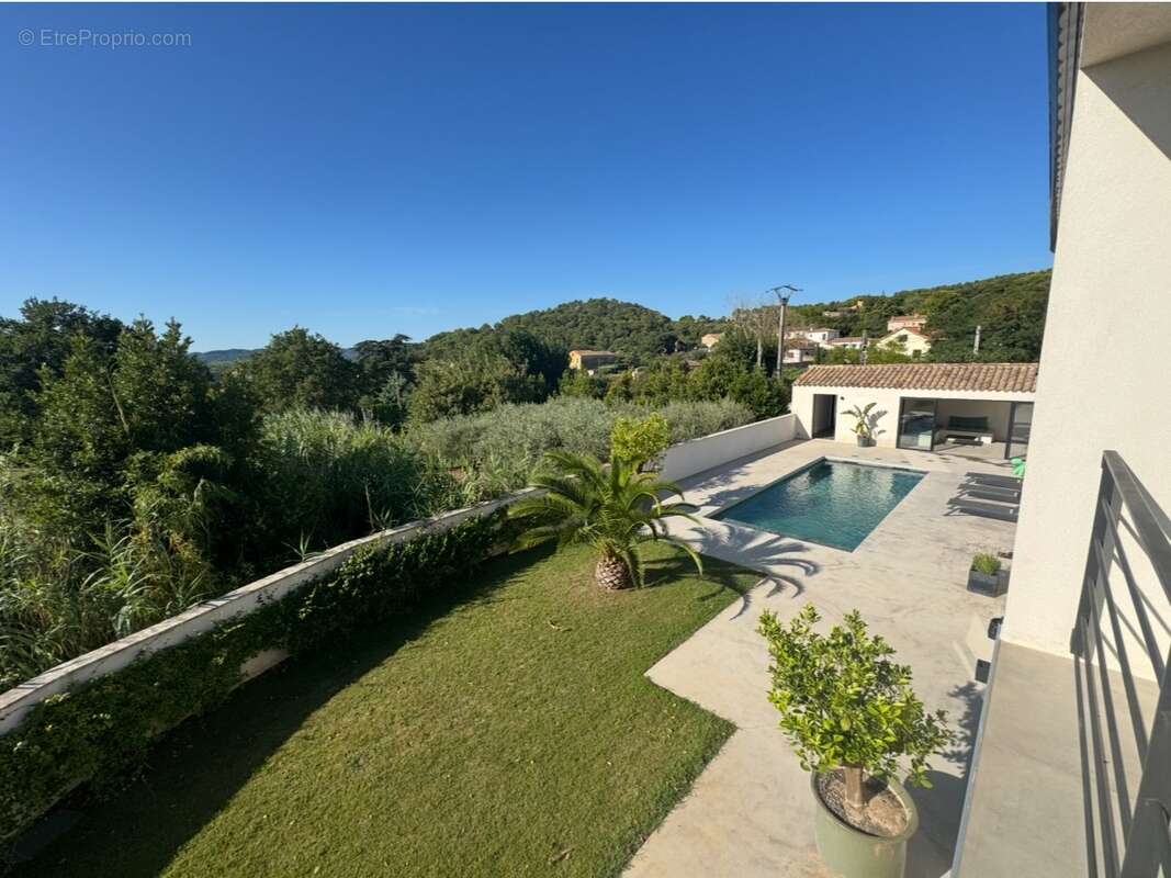 Maison à LAUDUN-L'ARDOISE