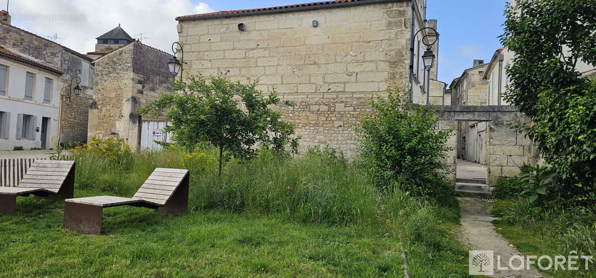 Maison à SAINTES (17) - photo 12