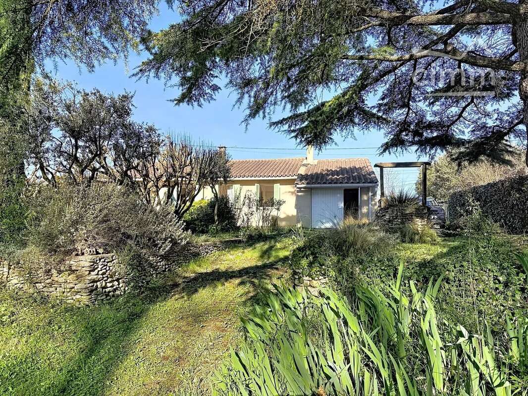 Maison à PERNES-LES-FONTAINES