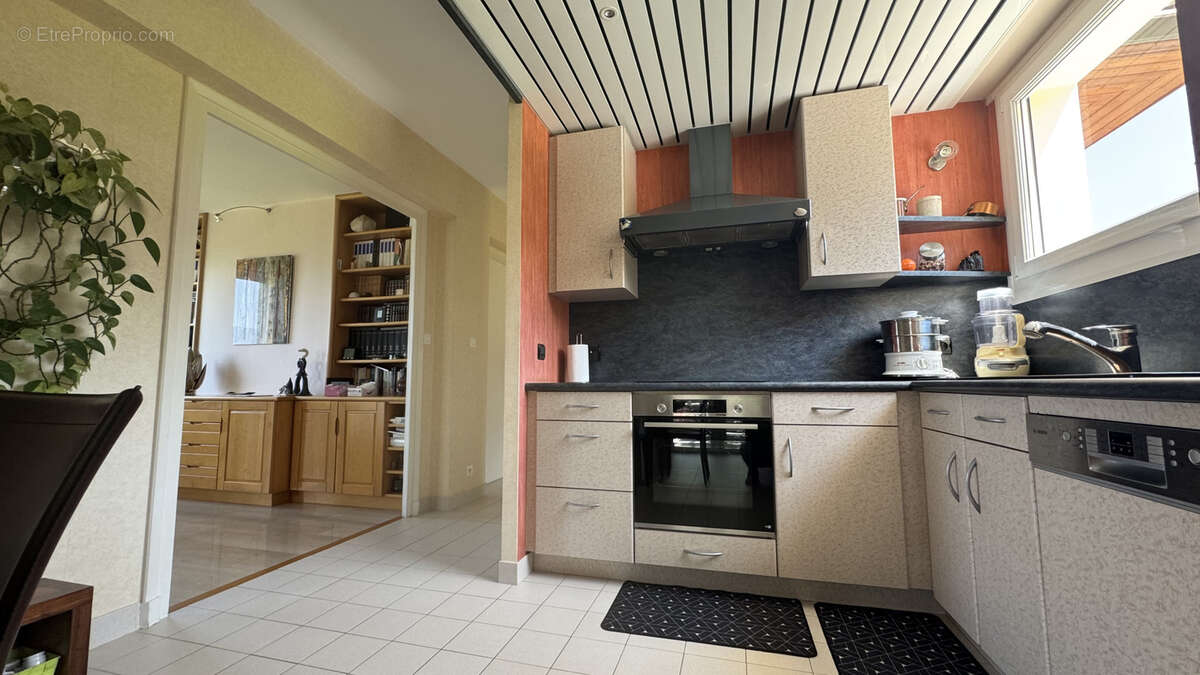 Maison à PUGNY-CHATENOD