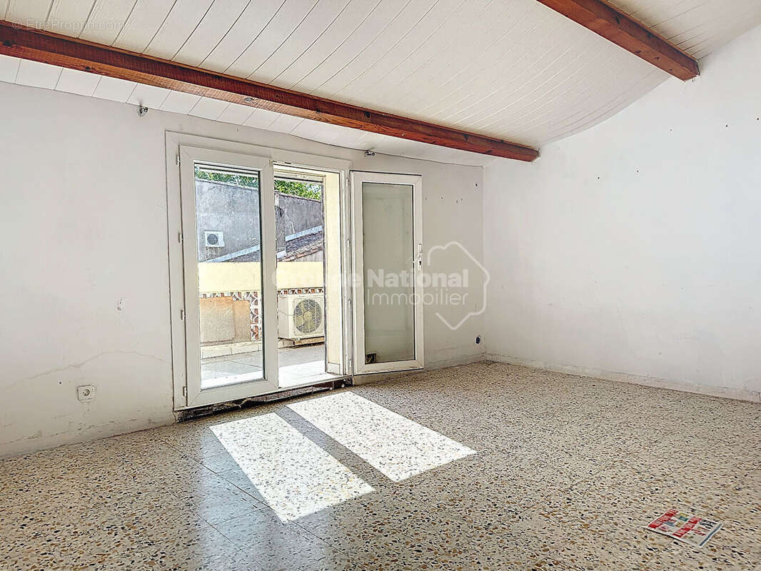 Maison à JONQUIERES-SAINT-VINCENT