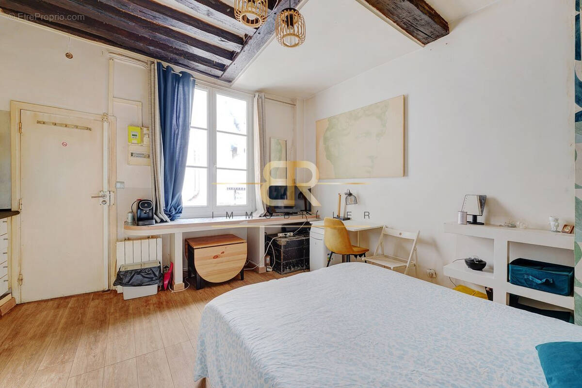 Appartement à PARIS-4E
