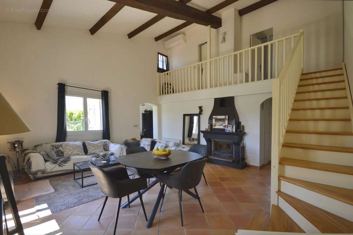 Maison à VALBONNE