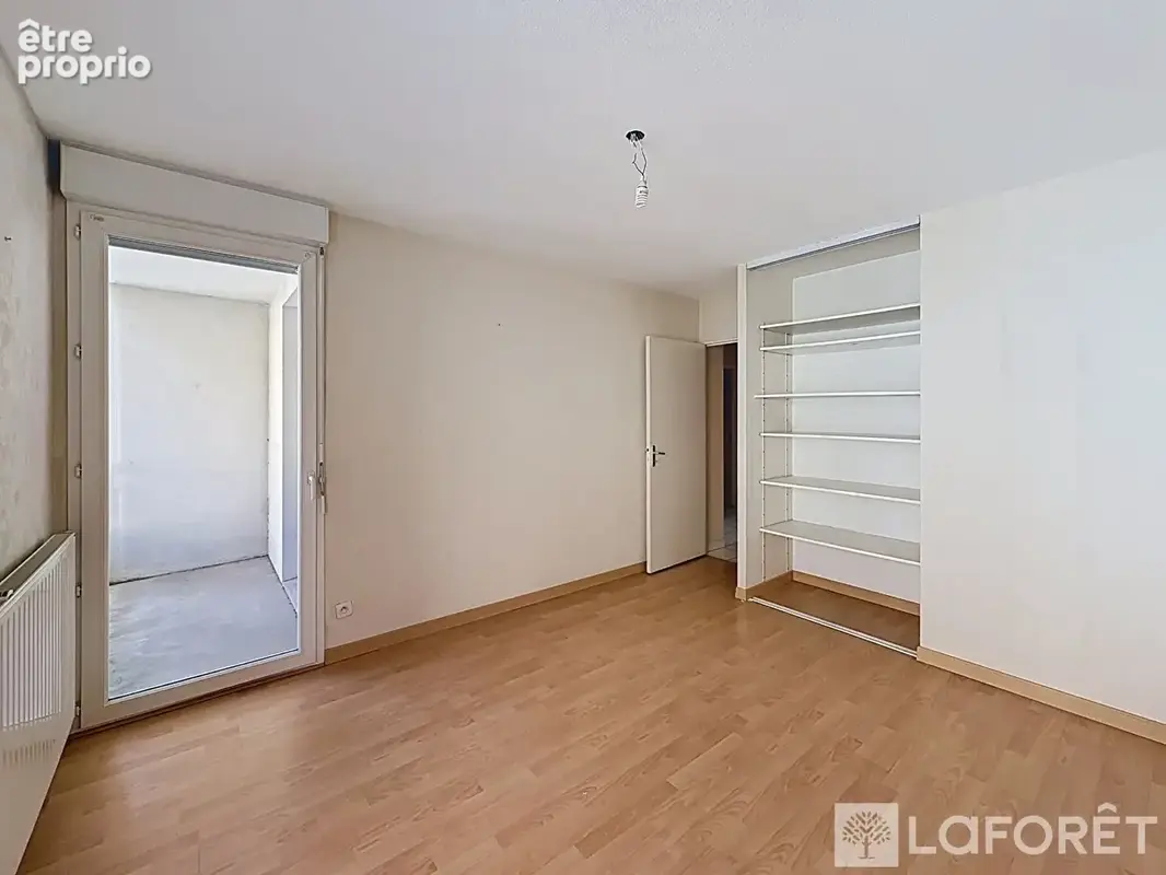 Appartement Voiron 4 pièce(s) 100.4 m2 - photo 5