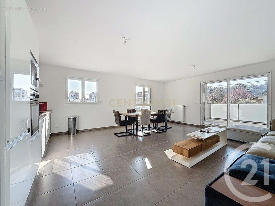 Appartement à BOURGOIN-JALLIEU