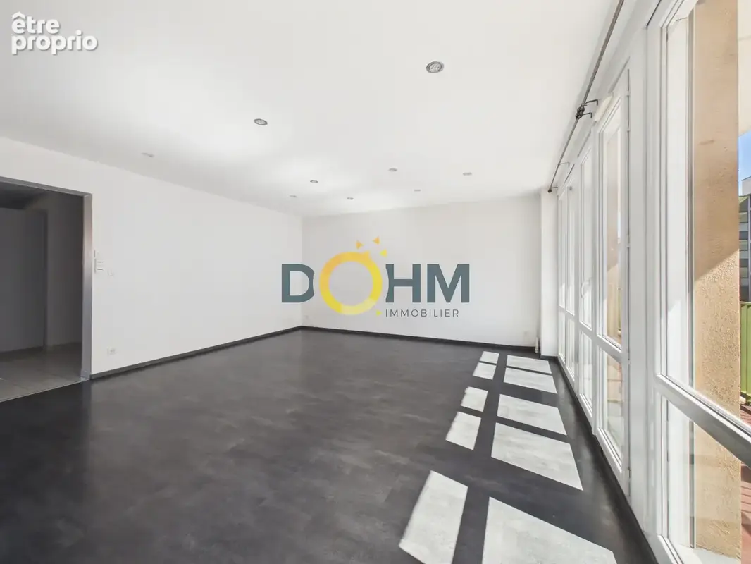 Appartement T4 de 109 m2 rénové avec goût au 1er étage avec ascenseur - photo 5