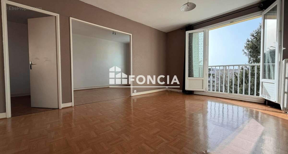 Appartement à BOURGOIN-JALLIEU
