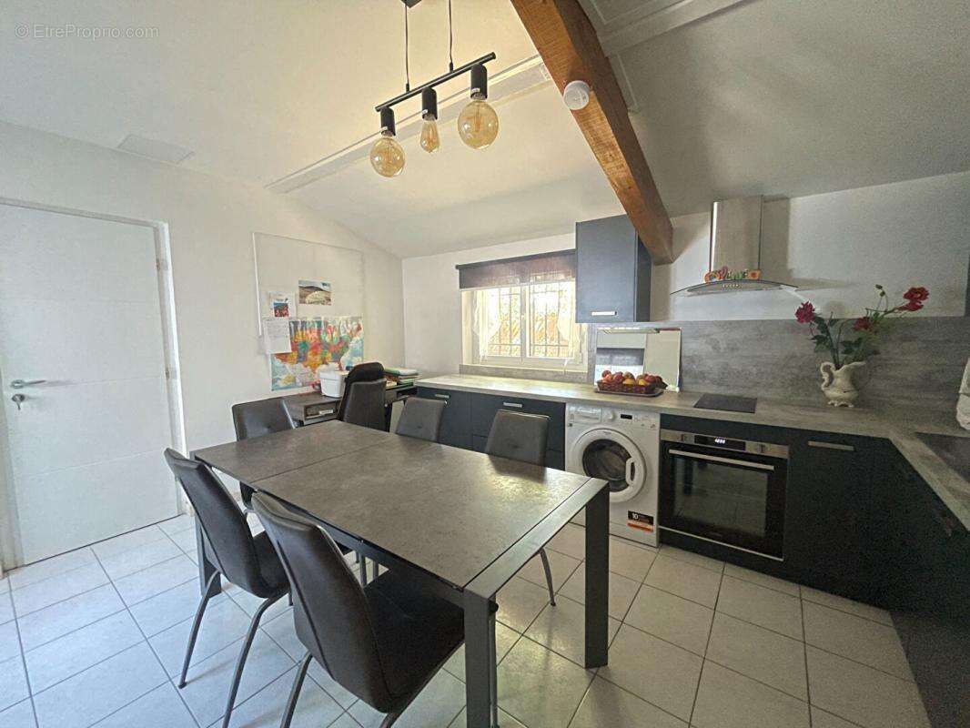Maison à VEZENOBRES