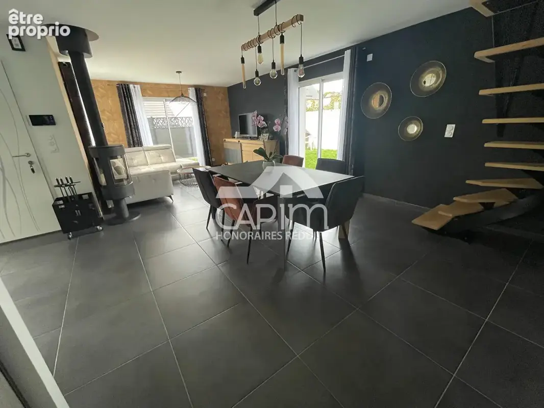 Maison Contemporaine Fougères 2015 Quartier Hopital- 5 chambres- 150m²-Terrain 505m² - photo 5