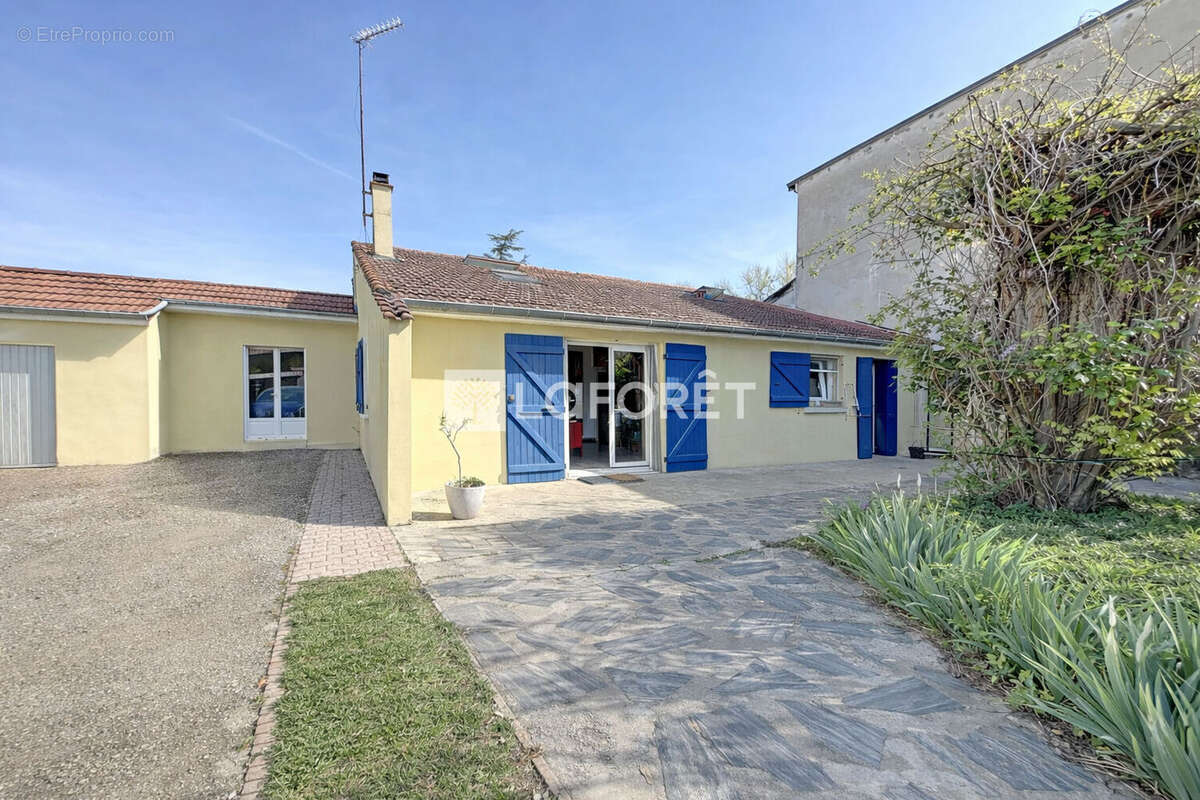 Maison / 6 pièces / 108 m² / Garage /  Veauche - photo 2