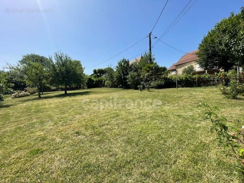 Dpt Dordogne (24), à vendre  maison P8 de 292,68 m² - Terrain de 1 777,00 m² - photo 24