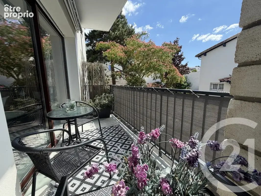 Appartement 3 pièces 56 m² à vendre à Royan (17200) - photo 2