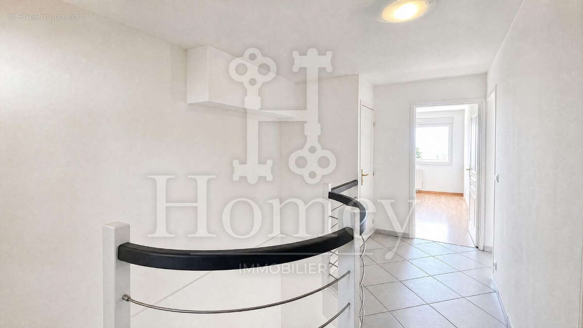 VÉTRAZ-MONTHOUX - Duplex d'Exception 122m2 - 60m2 d'Extérieurs (Terrasse & Jardin) - Colline de Vétraz - EXCLU - photo 20