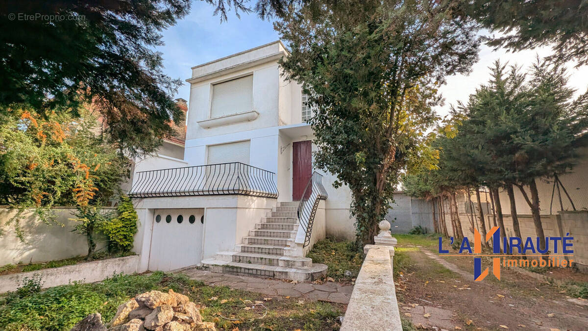 Maison à HOUILLES