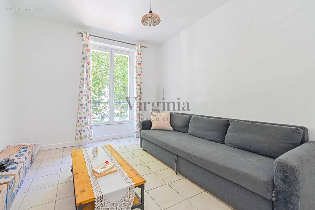 Appartement à CHARENTON-LE-PONT