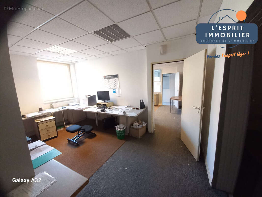 Commerce à COIN-LES-CUVRY