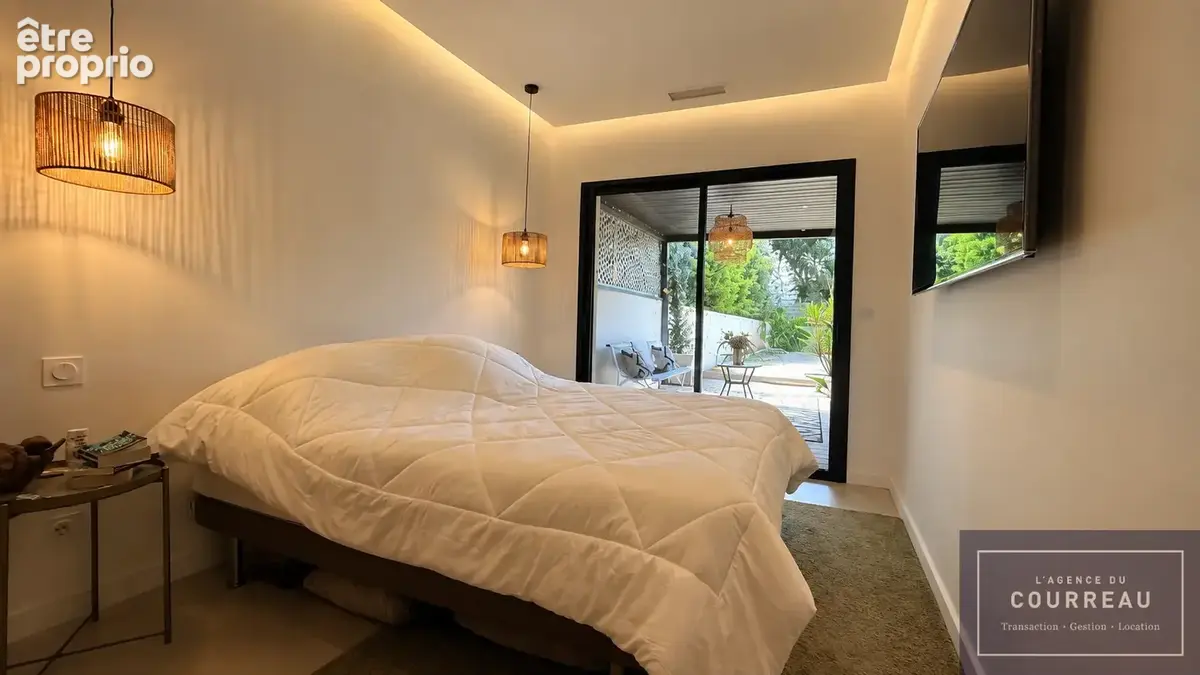 Maison contemporaine 120 m2 avec piscine et séjour cathédrale - photo 12