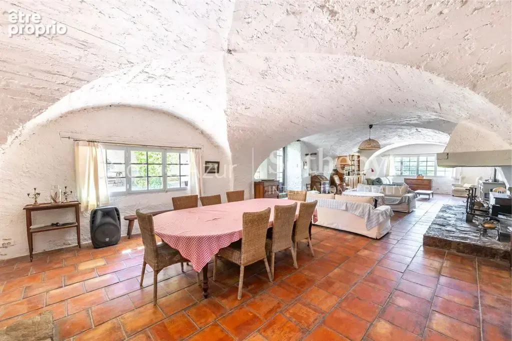 Tourrettes, domaine en pierre à rénover sur plus de 5 hectares dans le canton de Fayence - photo 6