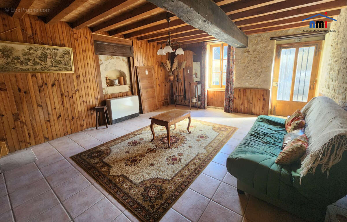 Maison à MOUTIERS-AU-PERCHE