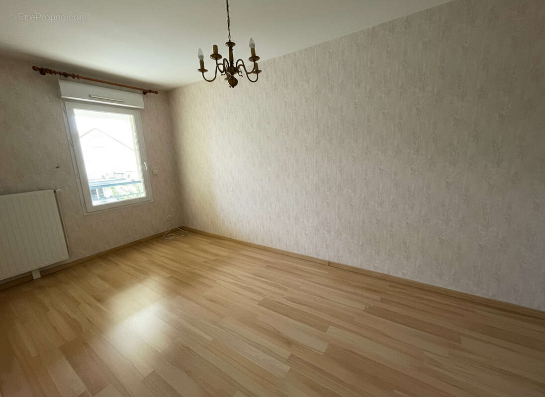 Appartement à MAINVILLIERS