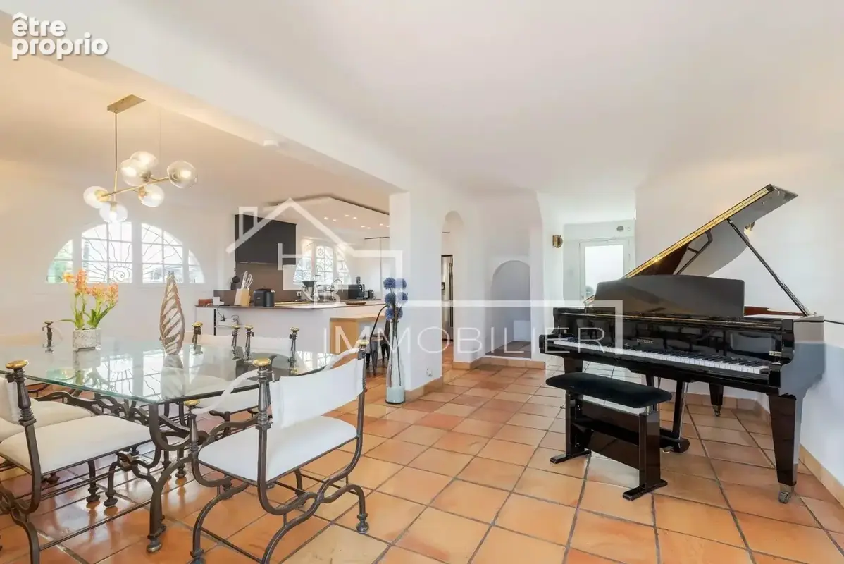 Maison 233 m² à Cagnes-Sur-Mer  - photo 9