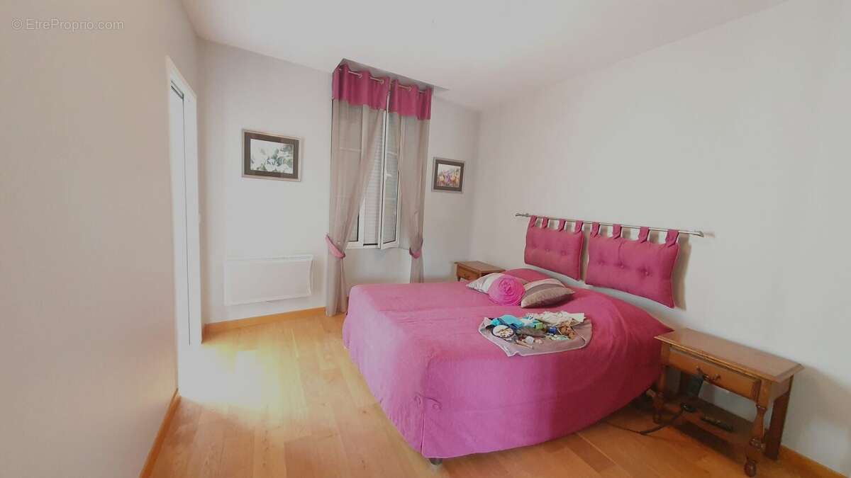 Maison 165 m² à Les Leves-Et-Thoumeyragues  - photo 4
