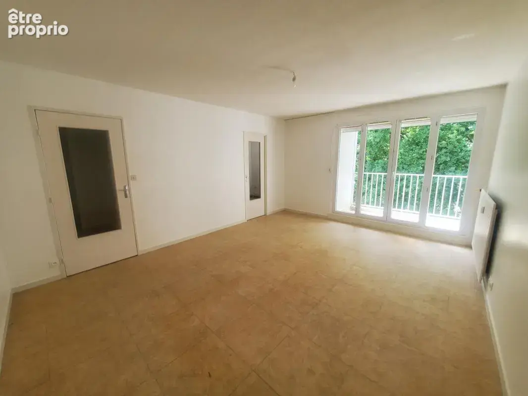 Beau t3 au 3eme etage avec balcon et cave - photo 1