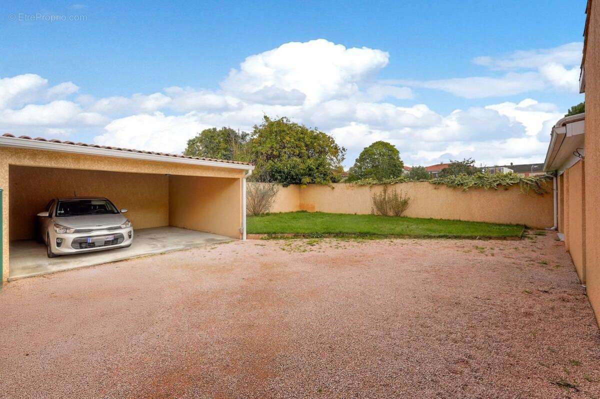 Maison à CASTELGINEST
