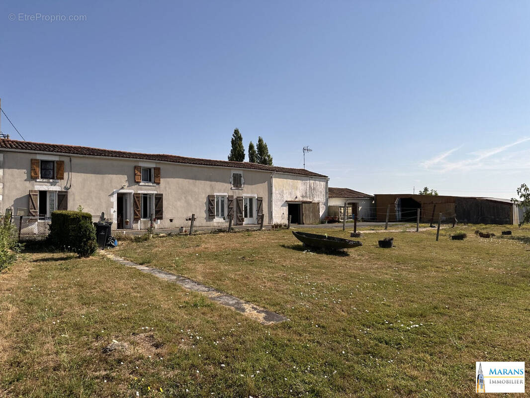 Maison à L'ILE-D'ELLE