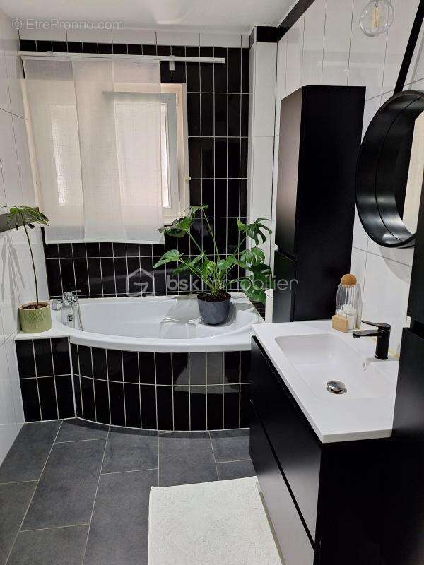 À vendre à INGERSHEIM -Belle maison de 160 m² entièrement rénovée - PRIX  410.800 EUROS - photo 5