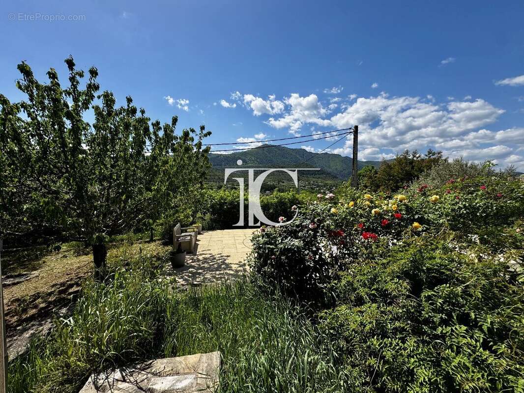 Villa centre ville les vans 125m² 4chambres 979 m² de terrain avec piscine - photo 13