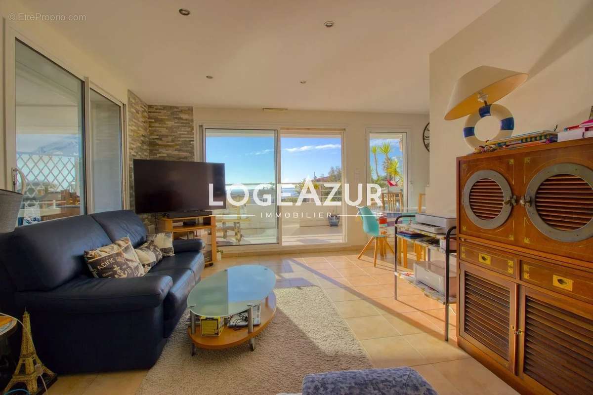 Appartement à VALLAURIS