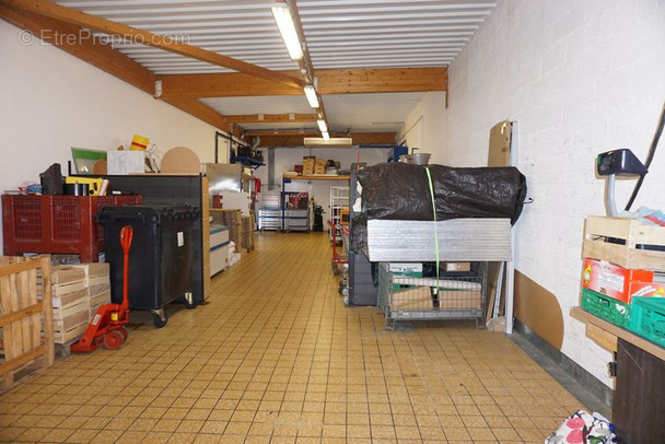 Commerce à PARAY-LE-MONIAL