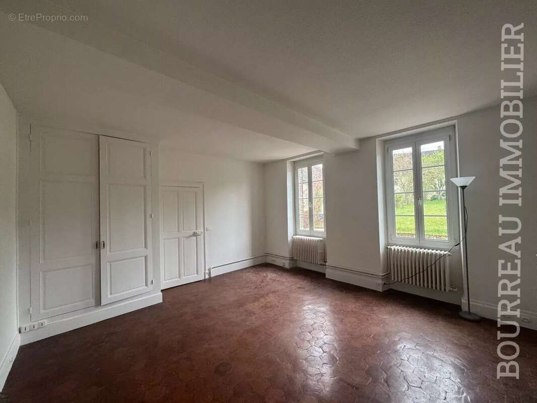 Maison à CHASSY